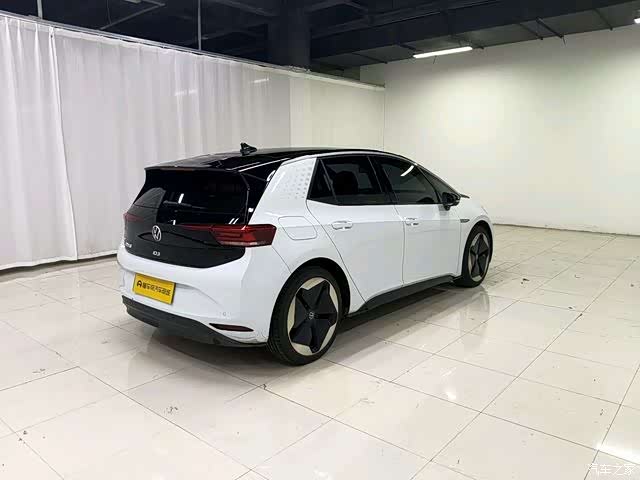 Volkswagen ID.3, 2023 4