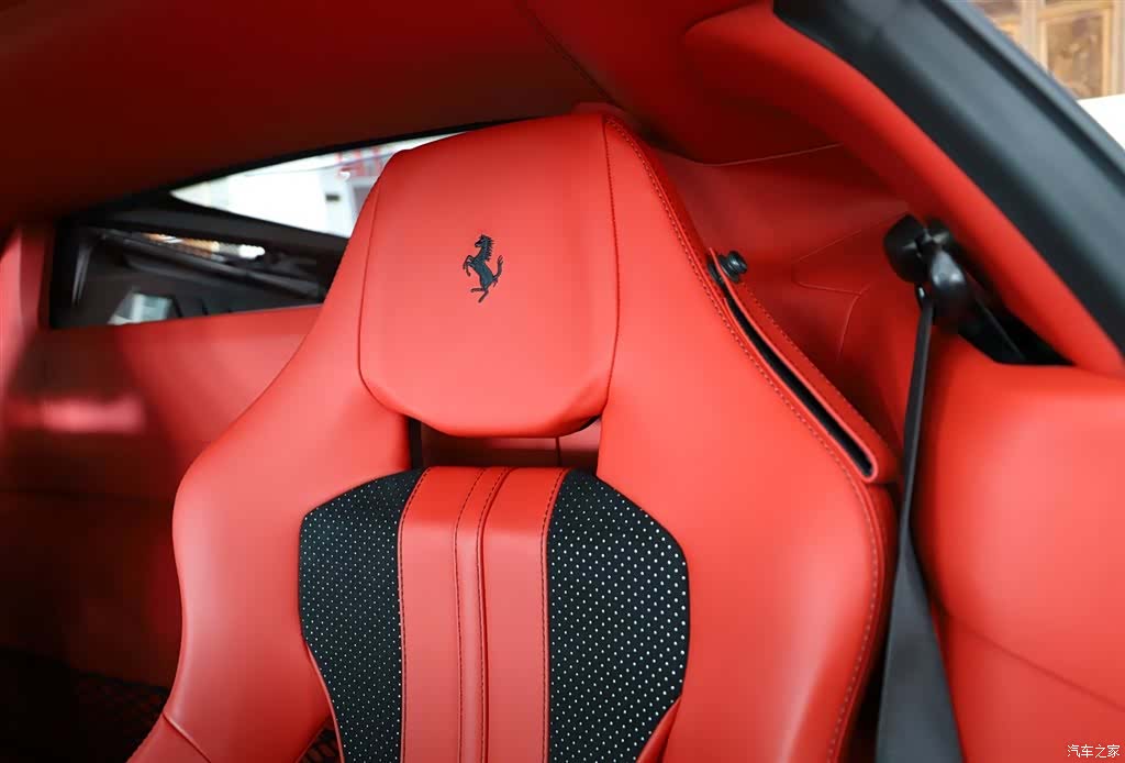 Ferrari F8, 2022 24