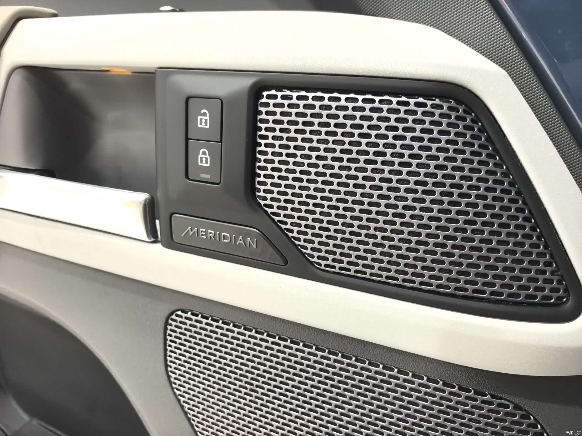 Land Rover Defender, 2022 9