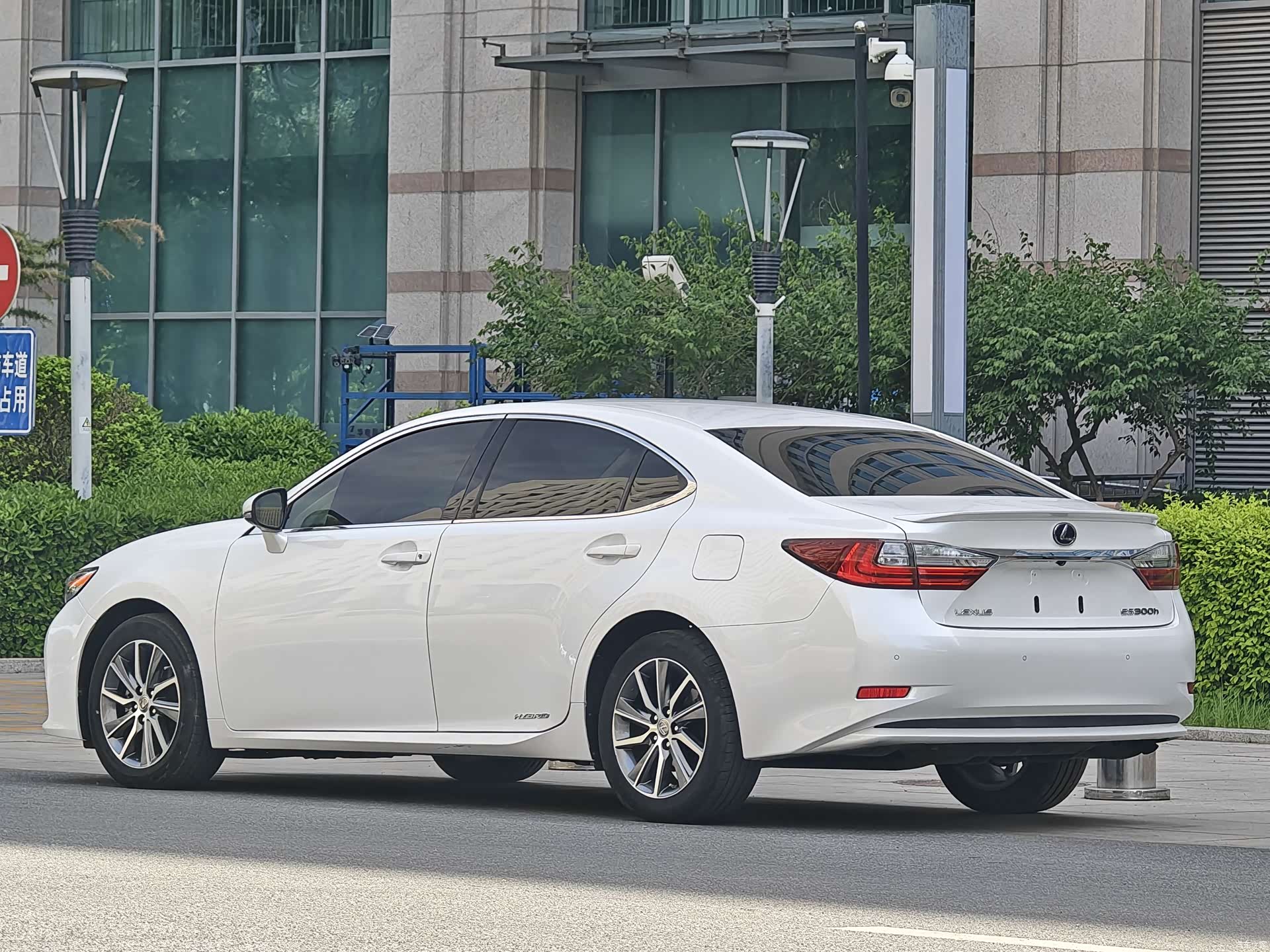 Lexus ES, 2018 3