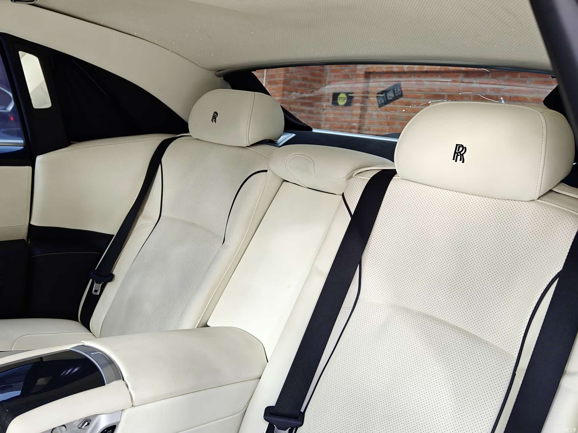 Rolls-Royce Ghost, 2012 6