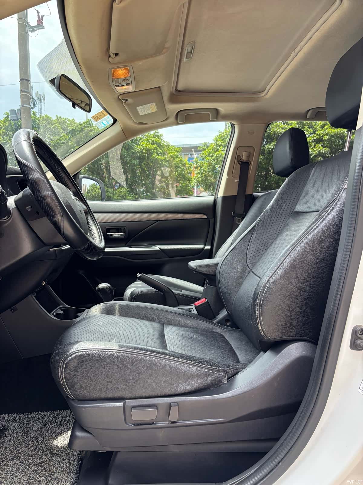 Mitsubishi Outlander, 2015 9