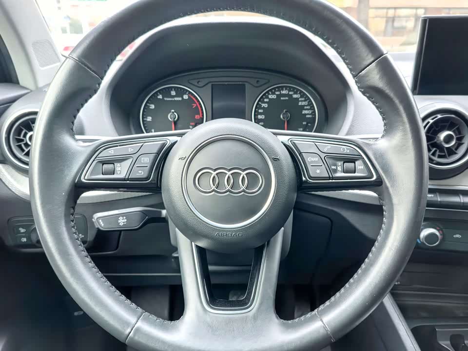 Audi Q2L
