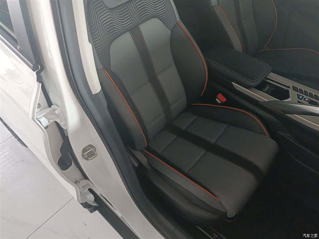 Geely Coolray, 2025 25
