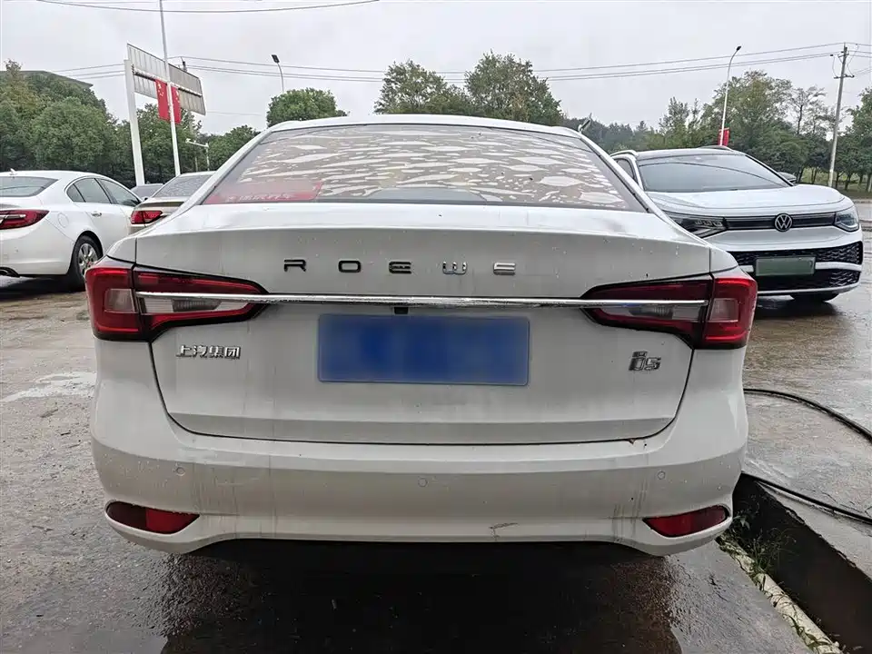 Roewe i5