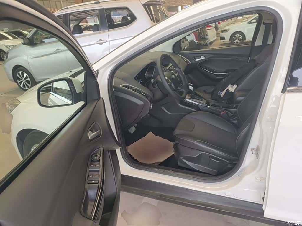 Ford Focus, 2015 12