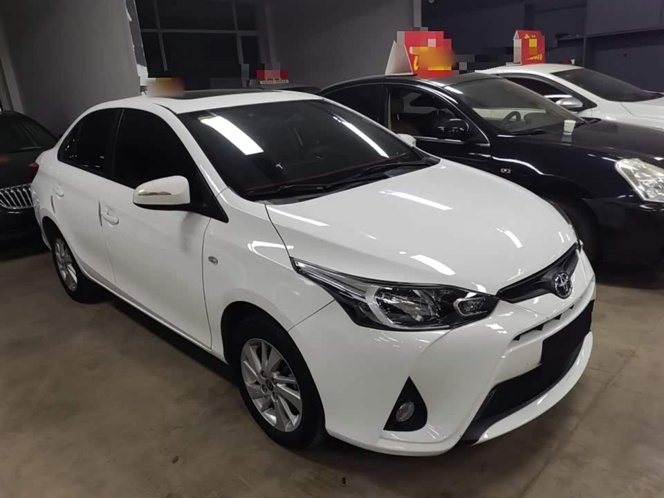 Toyota YARiS L to enjoy