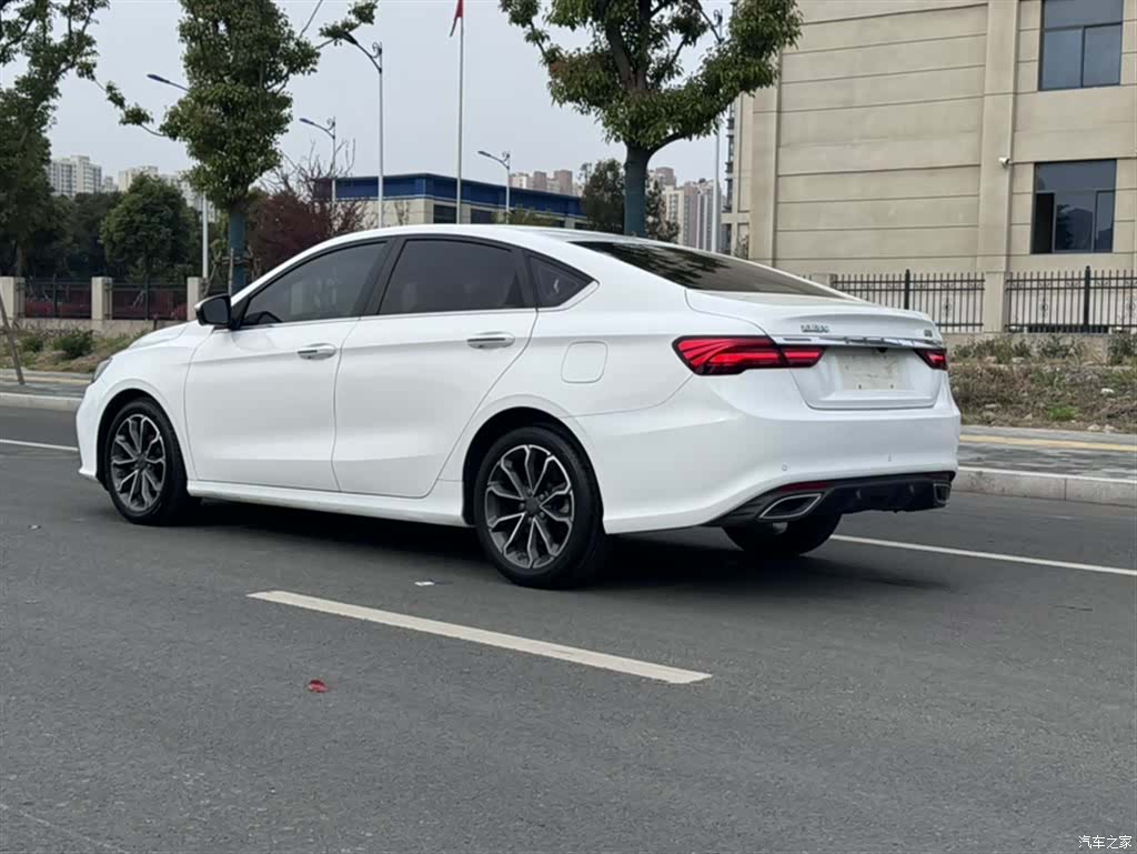 Geely Binray, 2022 22