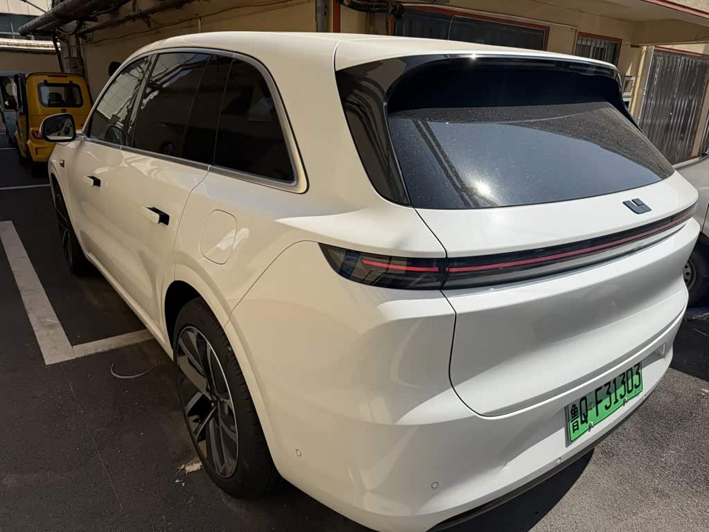 Li Auto L6