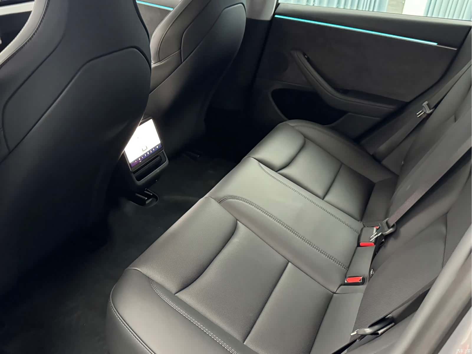 Tesla Model 3, 2026 6