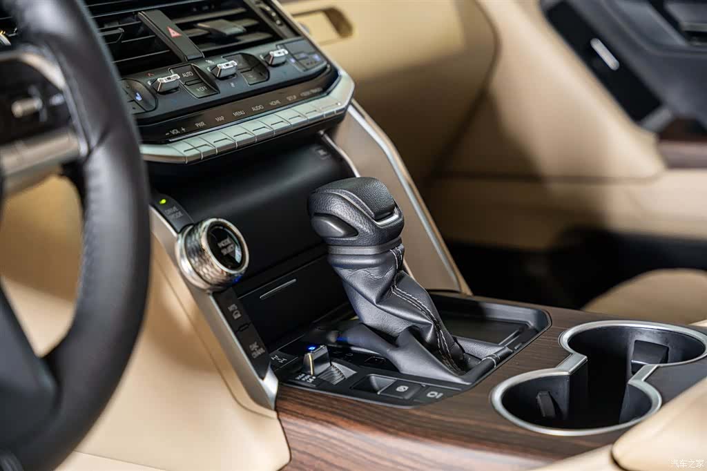 Toyota Land Cruiser, 2025 16
