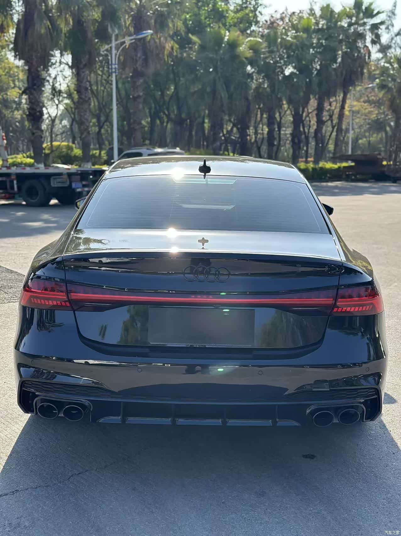 Audi A7L, 2023 все фото