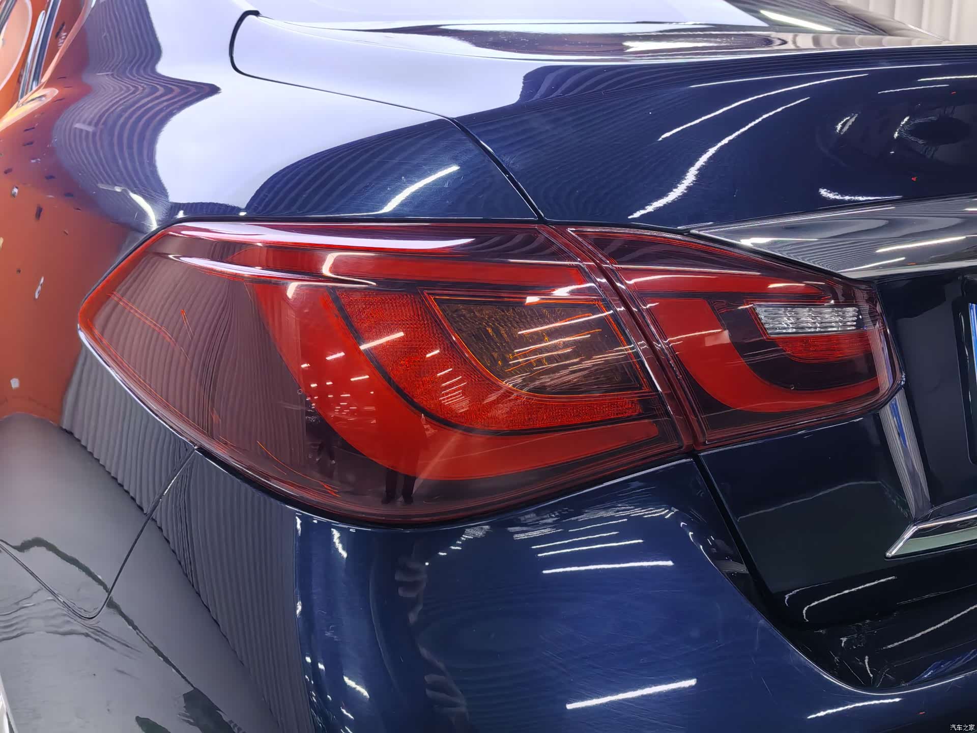 Infiniti Q70, 2020 10