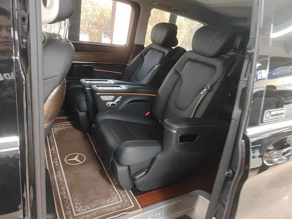 Mercedes-Benz V-class