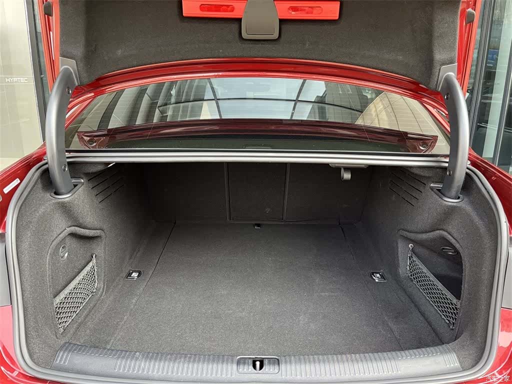 Audi A4L, 2021 9