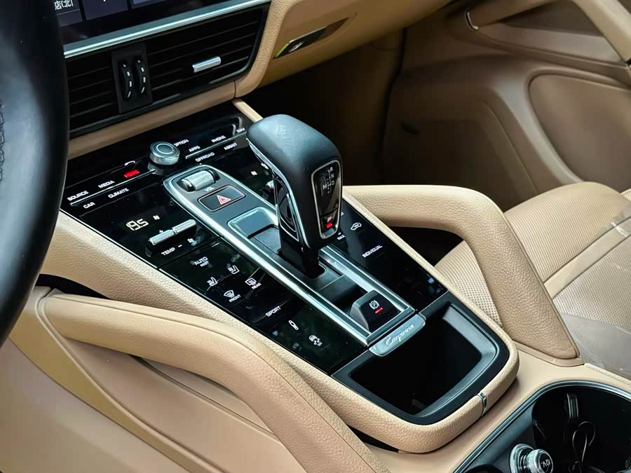 Porsche Cayenne 2020, фото 15