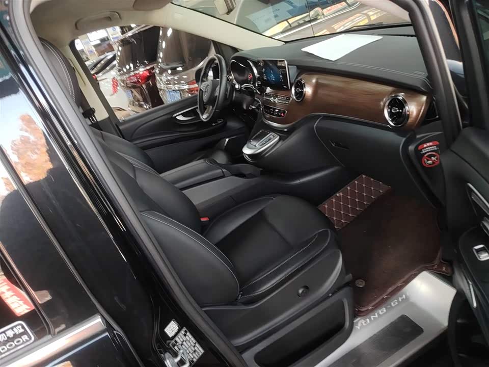 Mercedes-Benz V-class