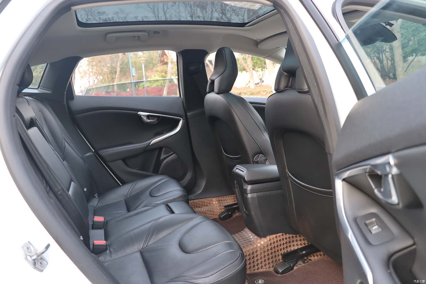 Volvo V40, 2018 16