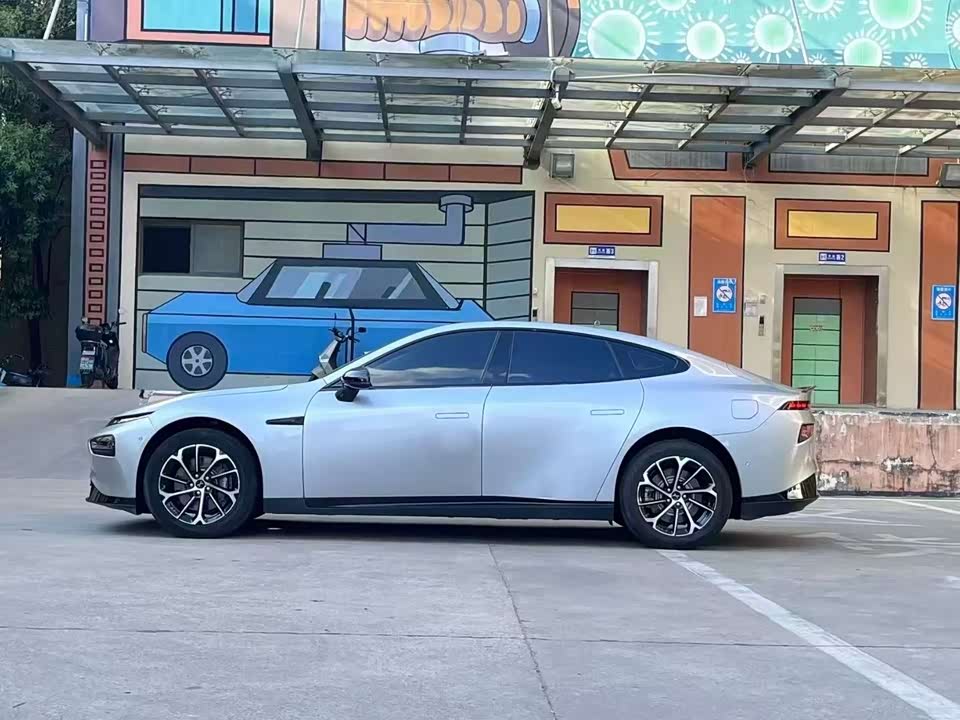 XPENG P7