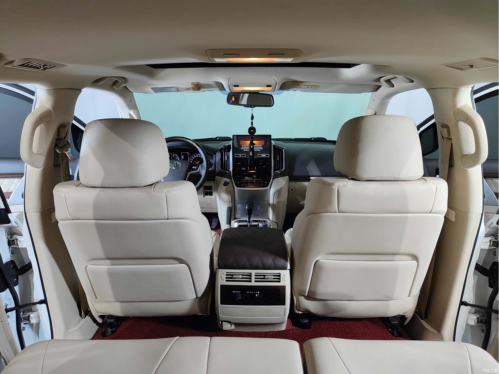 Toyota Land Cruiser, 2019 8
