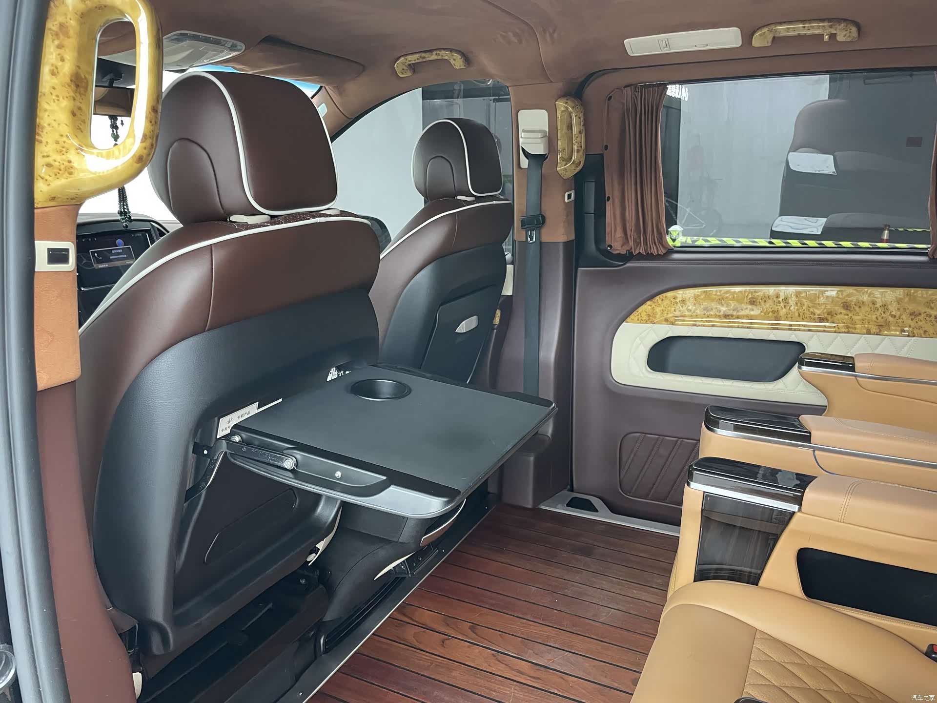 Mercedes-Benz 7, 2020 16