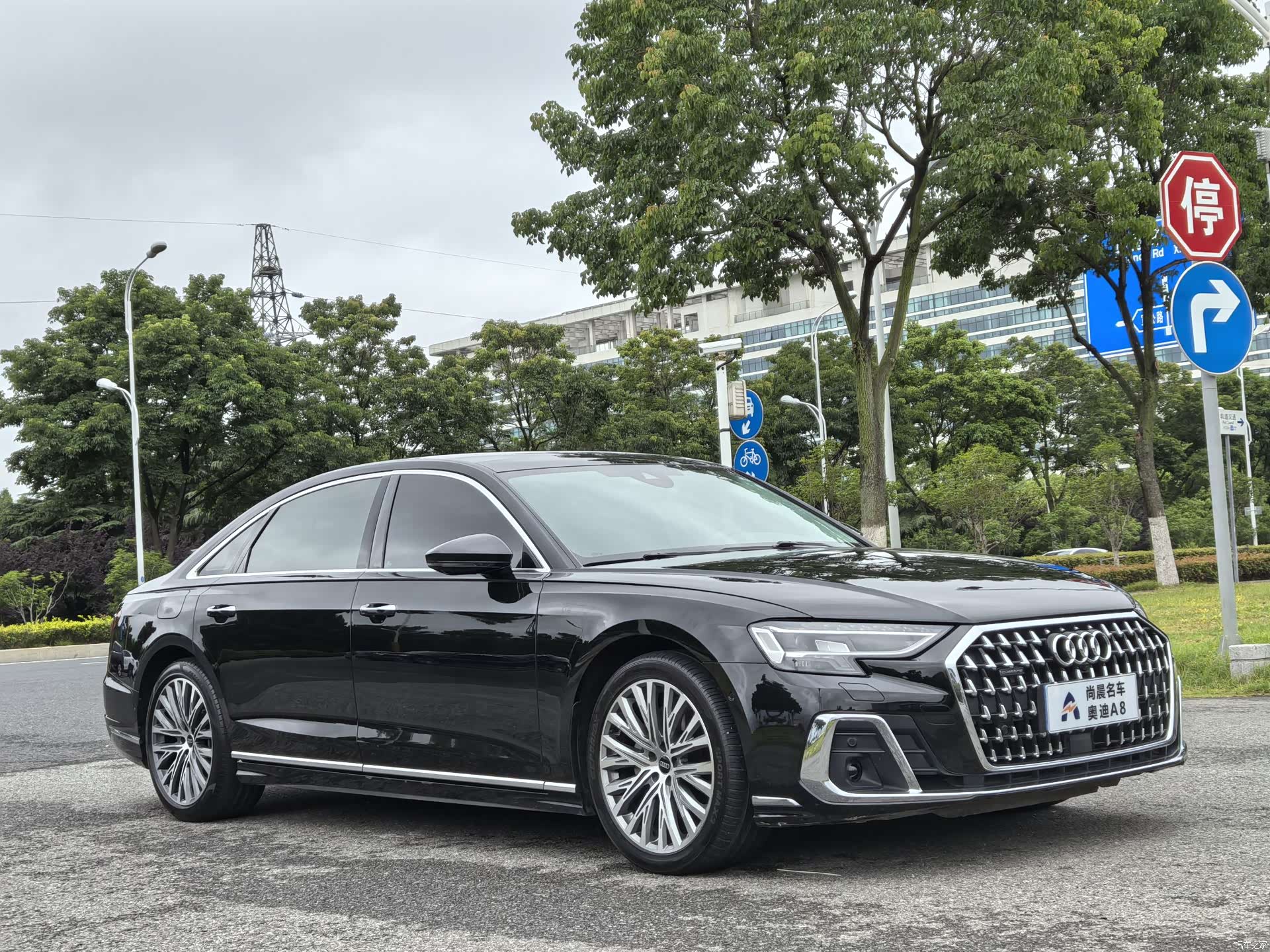 Audi A8L, 2024 3