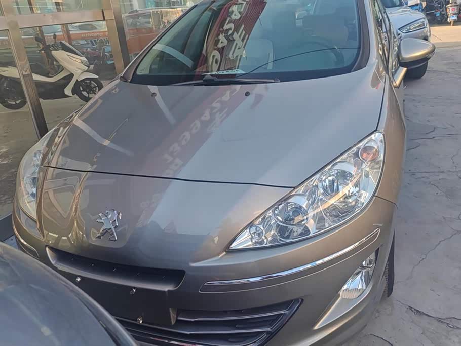 Peugeot 408