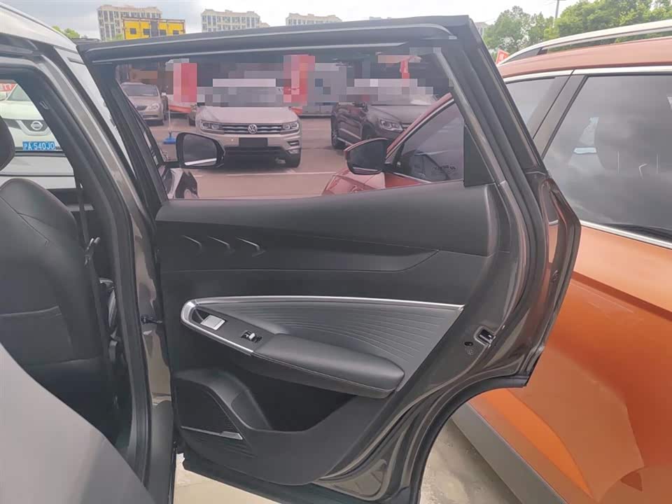 Geely Atlas