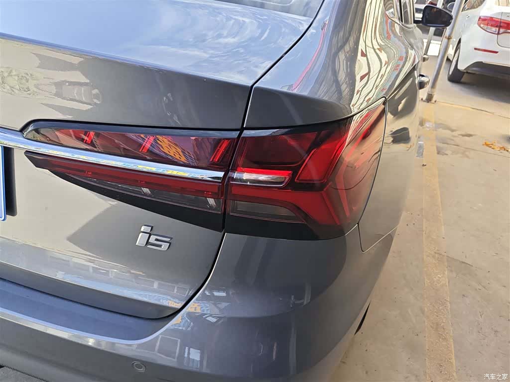 Roewe i5, 2021 8