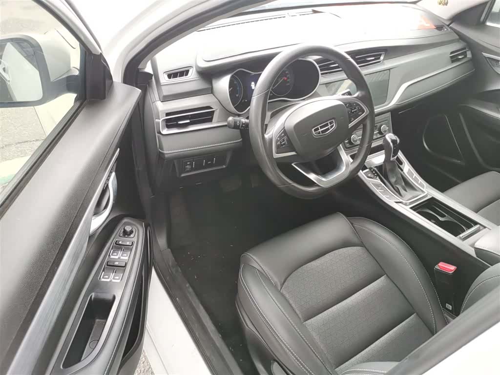 Geely Emgrand, 2021 16