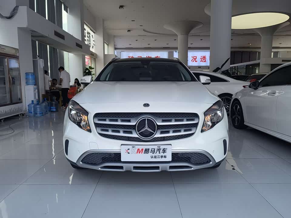 Mercedes-Benz GLA Mercedes-Benz GLA