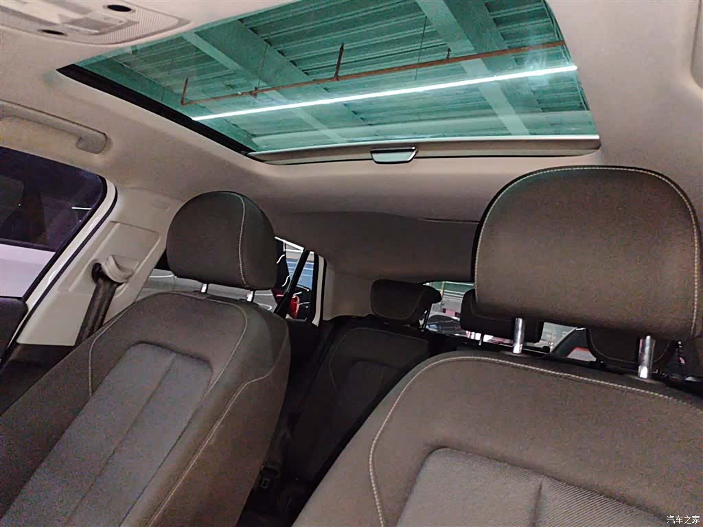 Audi Q2L, 2019 18