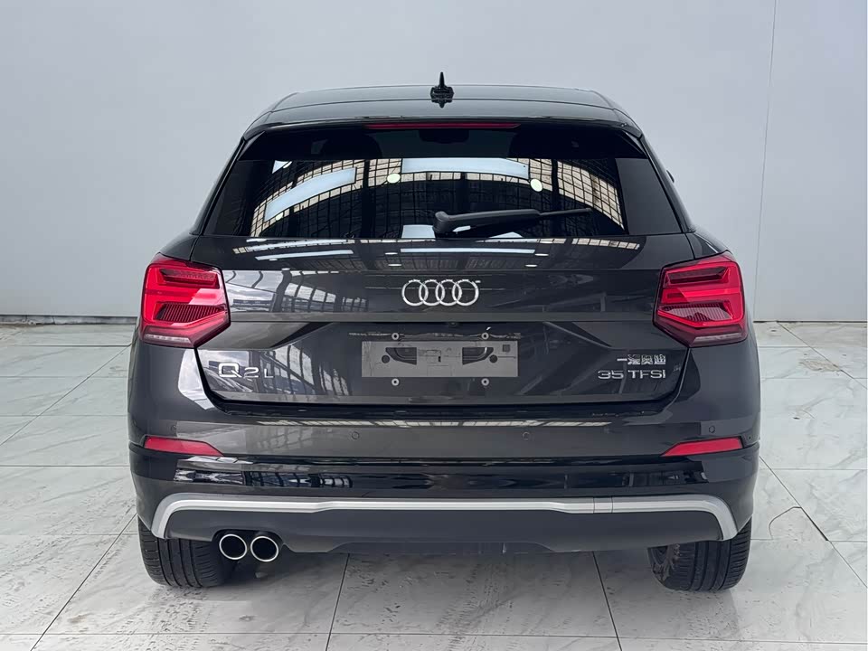 Audi Q2L