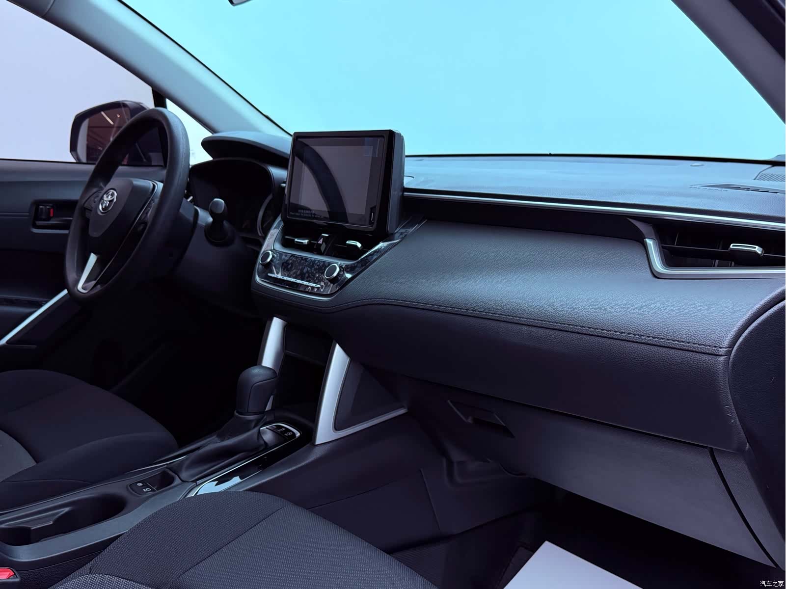 Toyota Frontlander, 2023 13