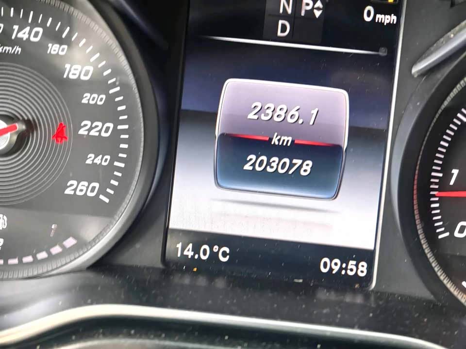 Mercedes-Benz V-class