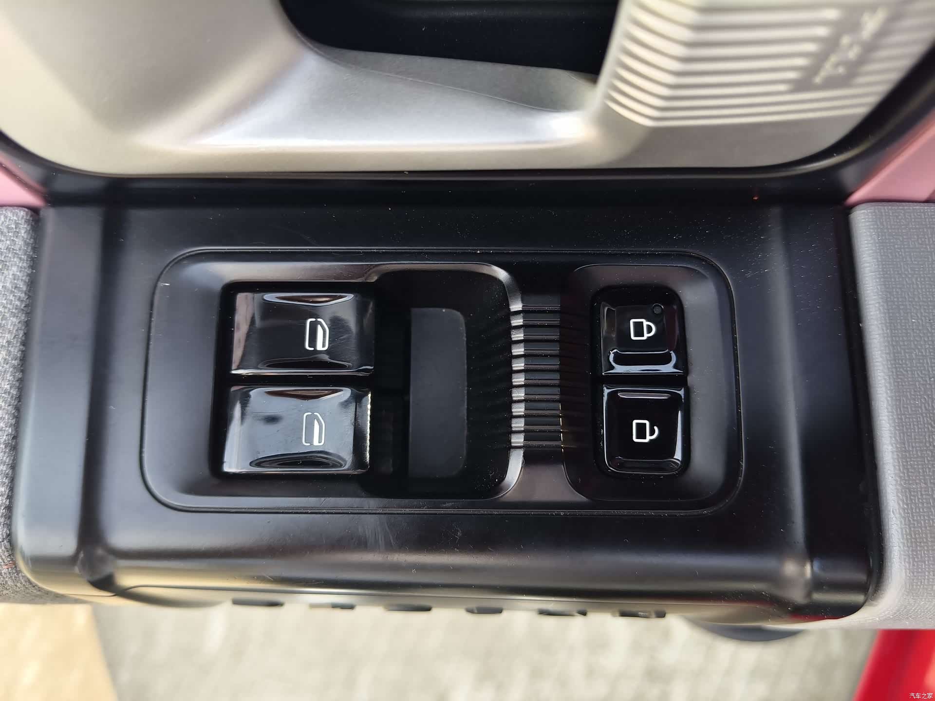 Wuling E300, 2021 16