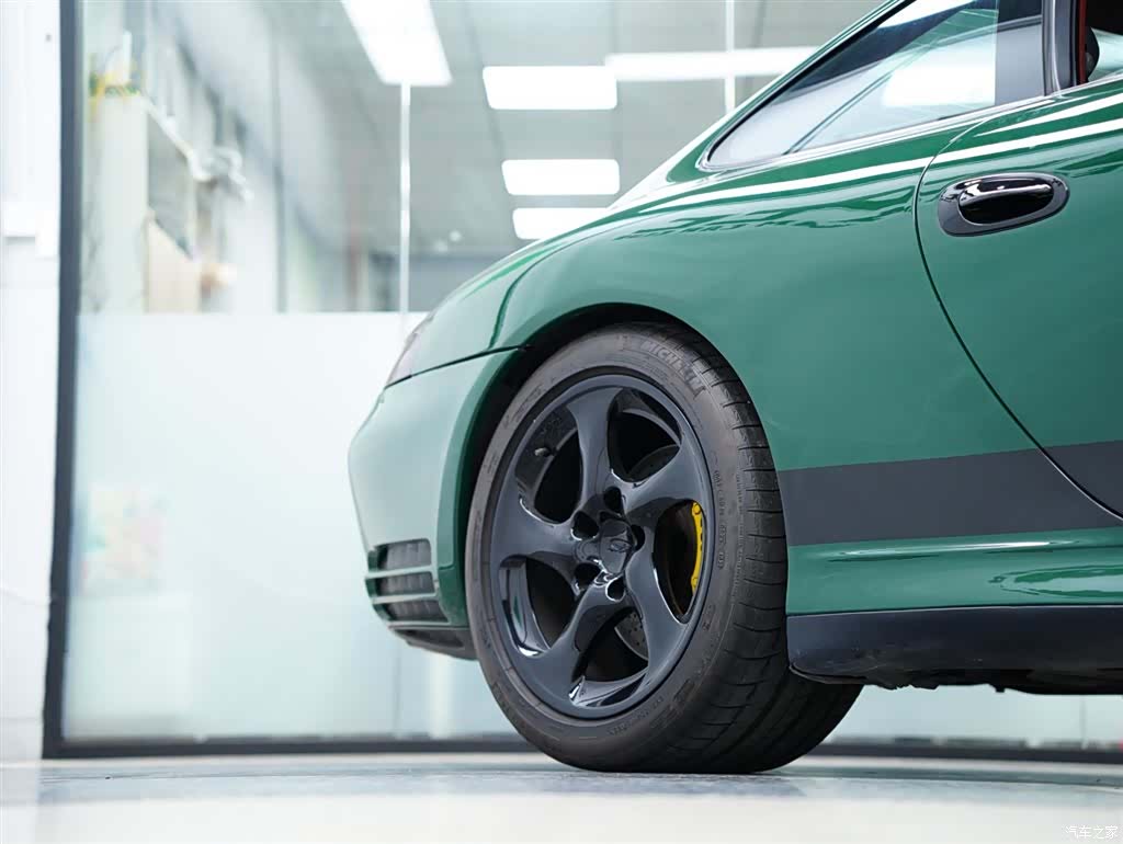 Porsche 911, 2004 52