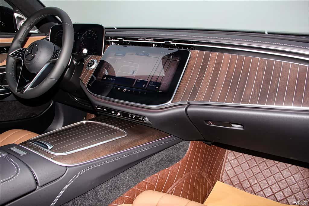 Mercedes-Benz E-Class, 2025 22