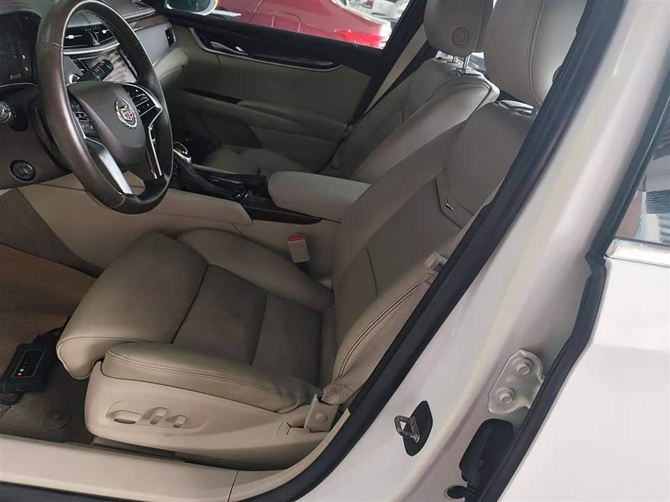 Cadillac XTS