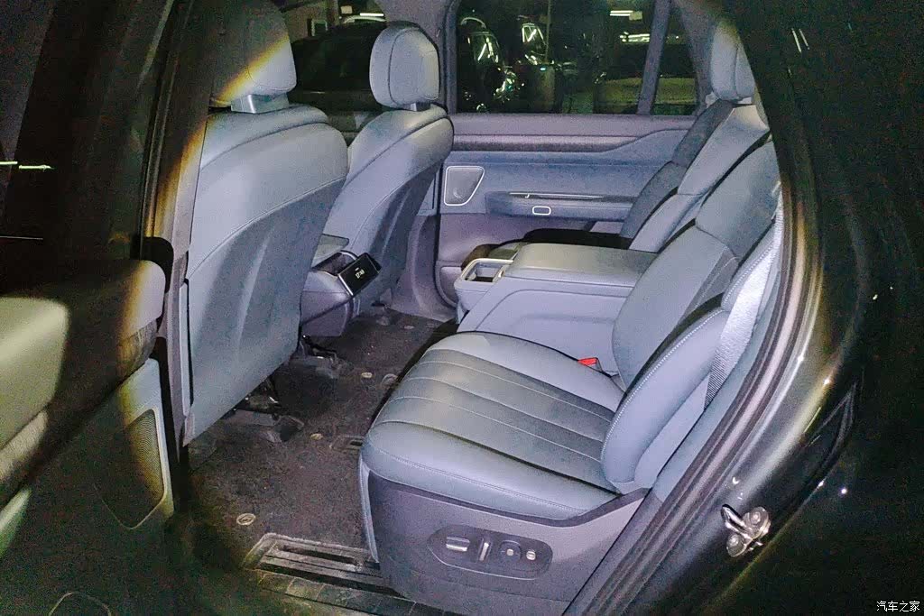 NIO ES8, 2023 11