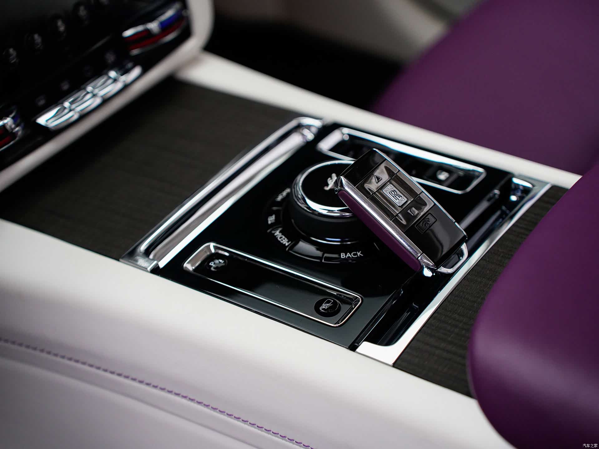 Rolls-Royce Spectre, 2025 8