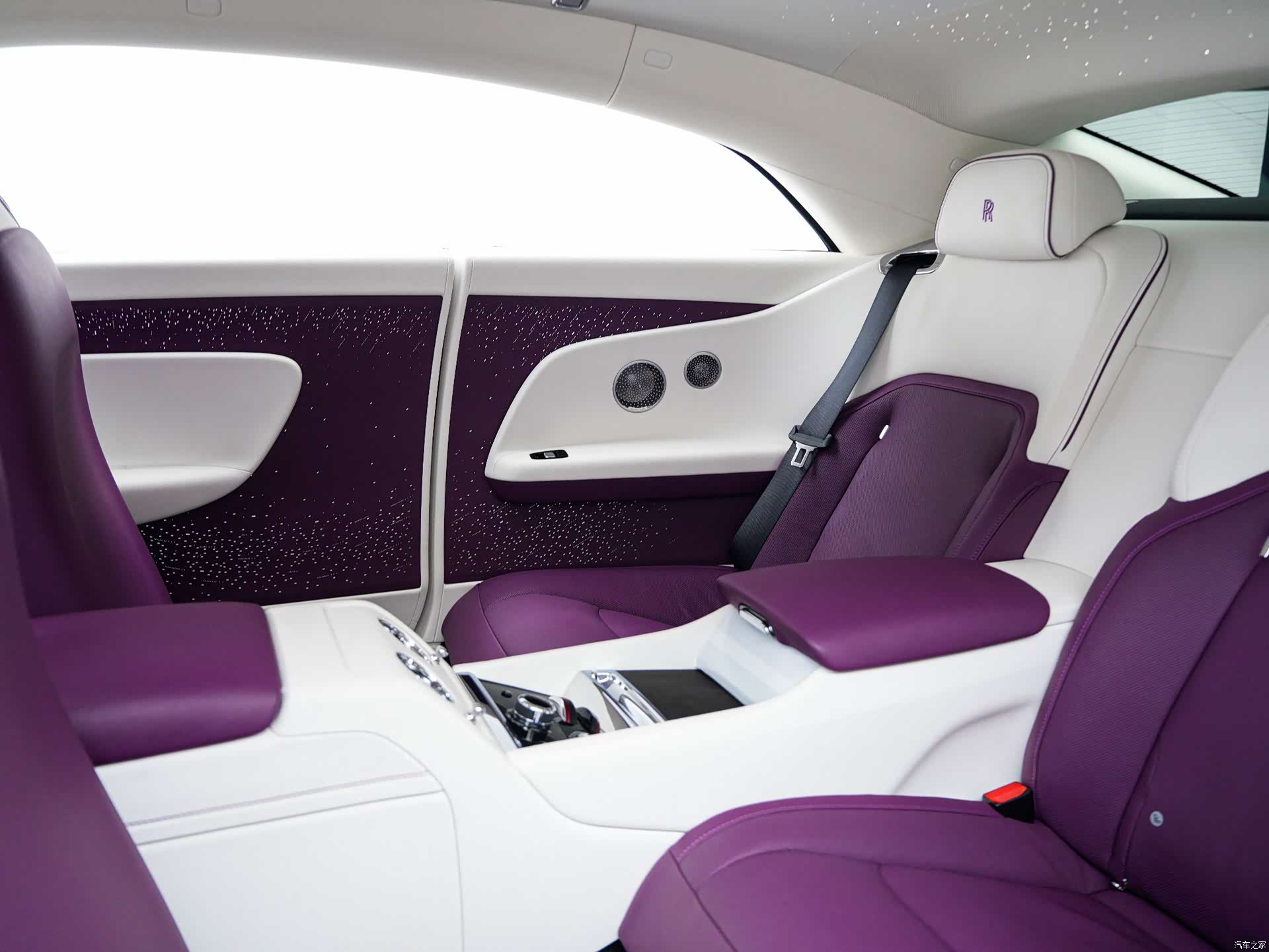 Rolls-Royce Spectre, 2025 16