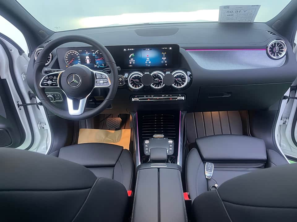 Mercedes-Benz GLA Mercedes-Benz GLA