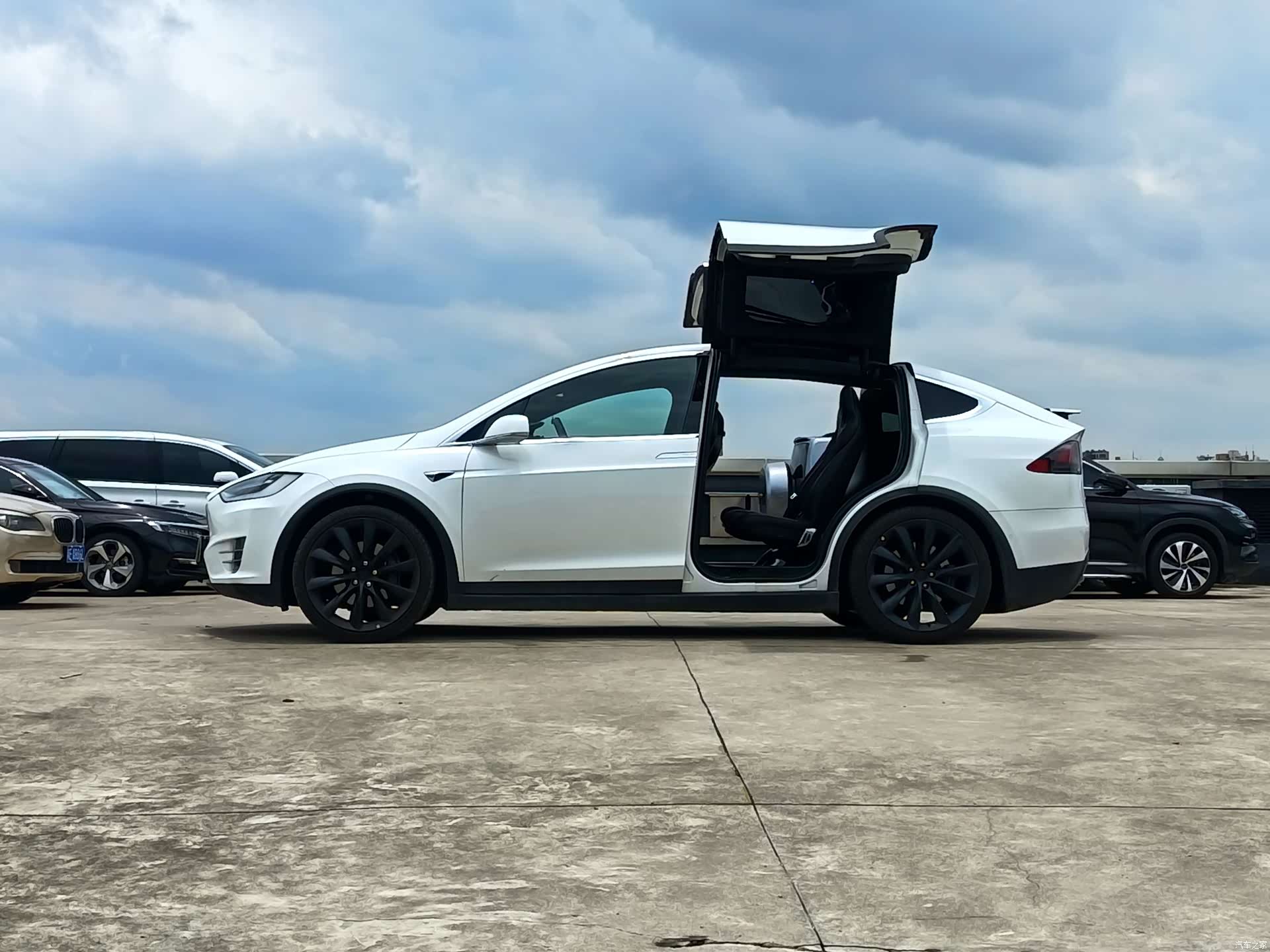 Tesla Model X, 2017 14