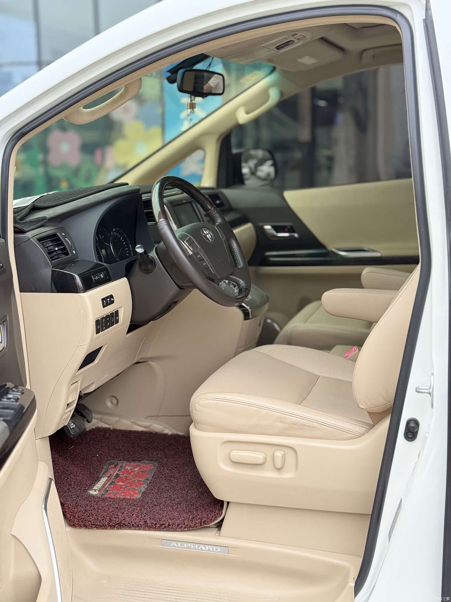 Toyota Alphard, 2015 все фото