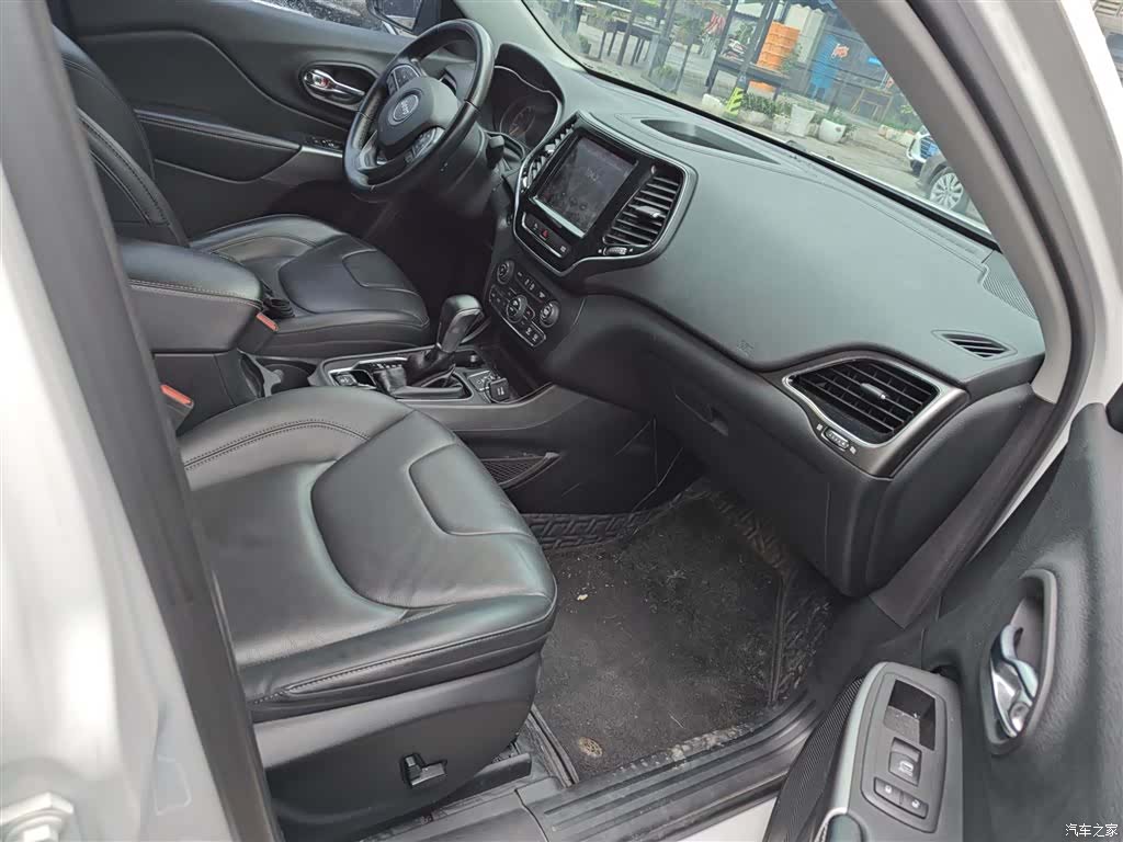 Jeep Cherokee, 2019 20