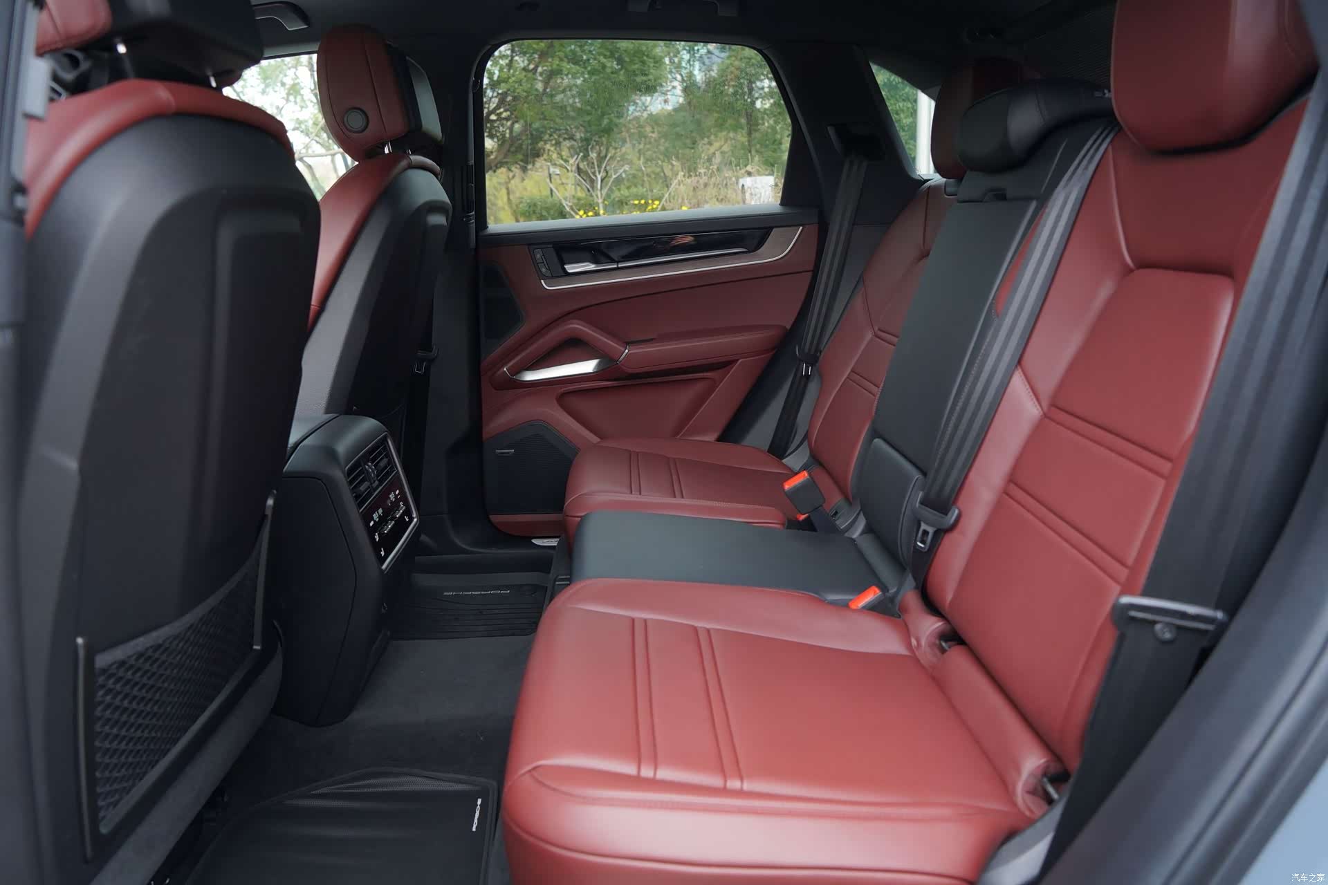 Porsche Cayenne, 2025 все фото
