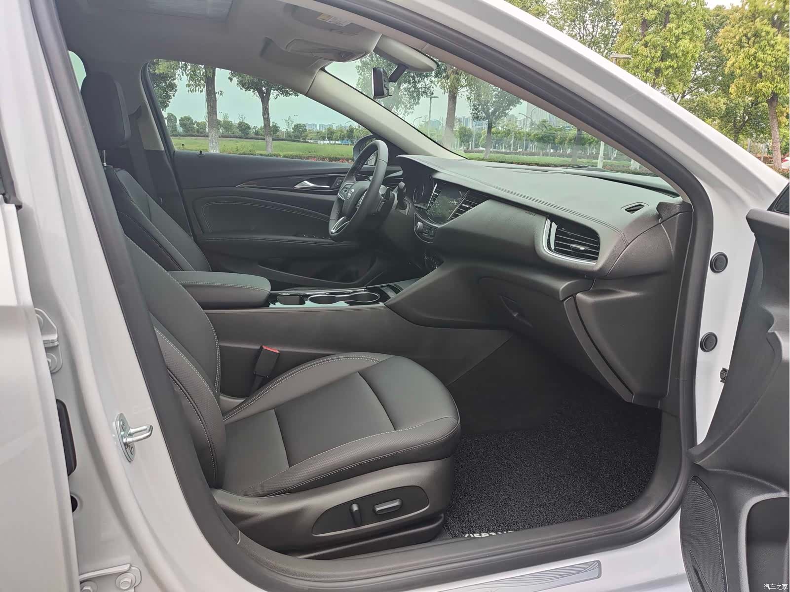 Buick Regal, 2025 10