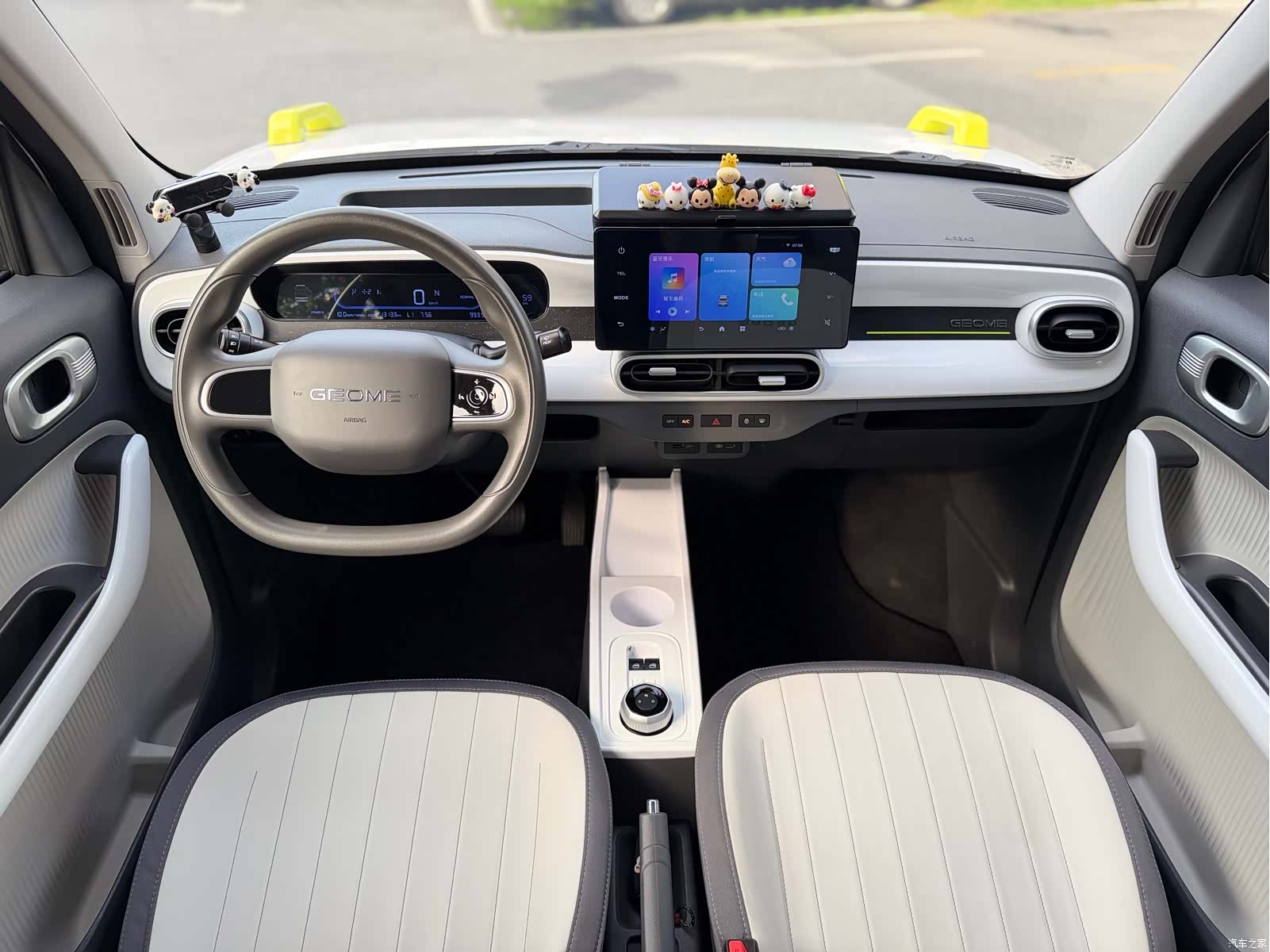 Geely Panda, 2025 10