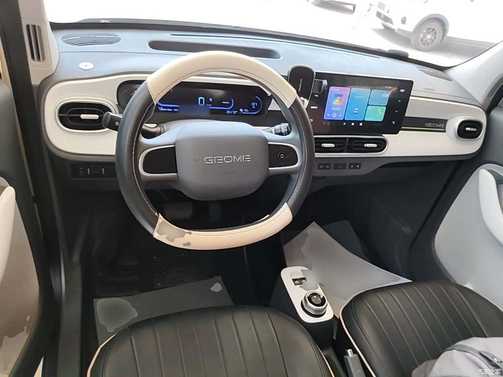 Geely Panda, 2025 10